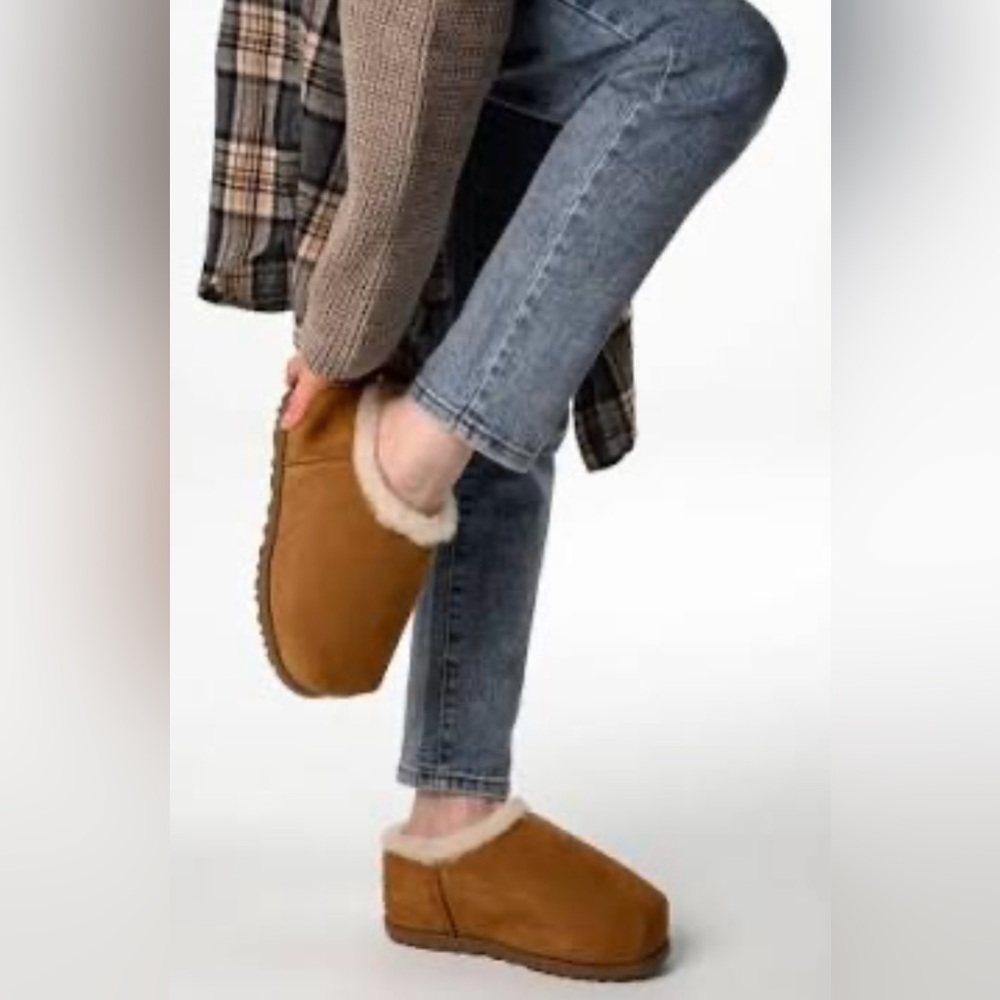 UGG Pumped Slide Slippers
